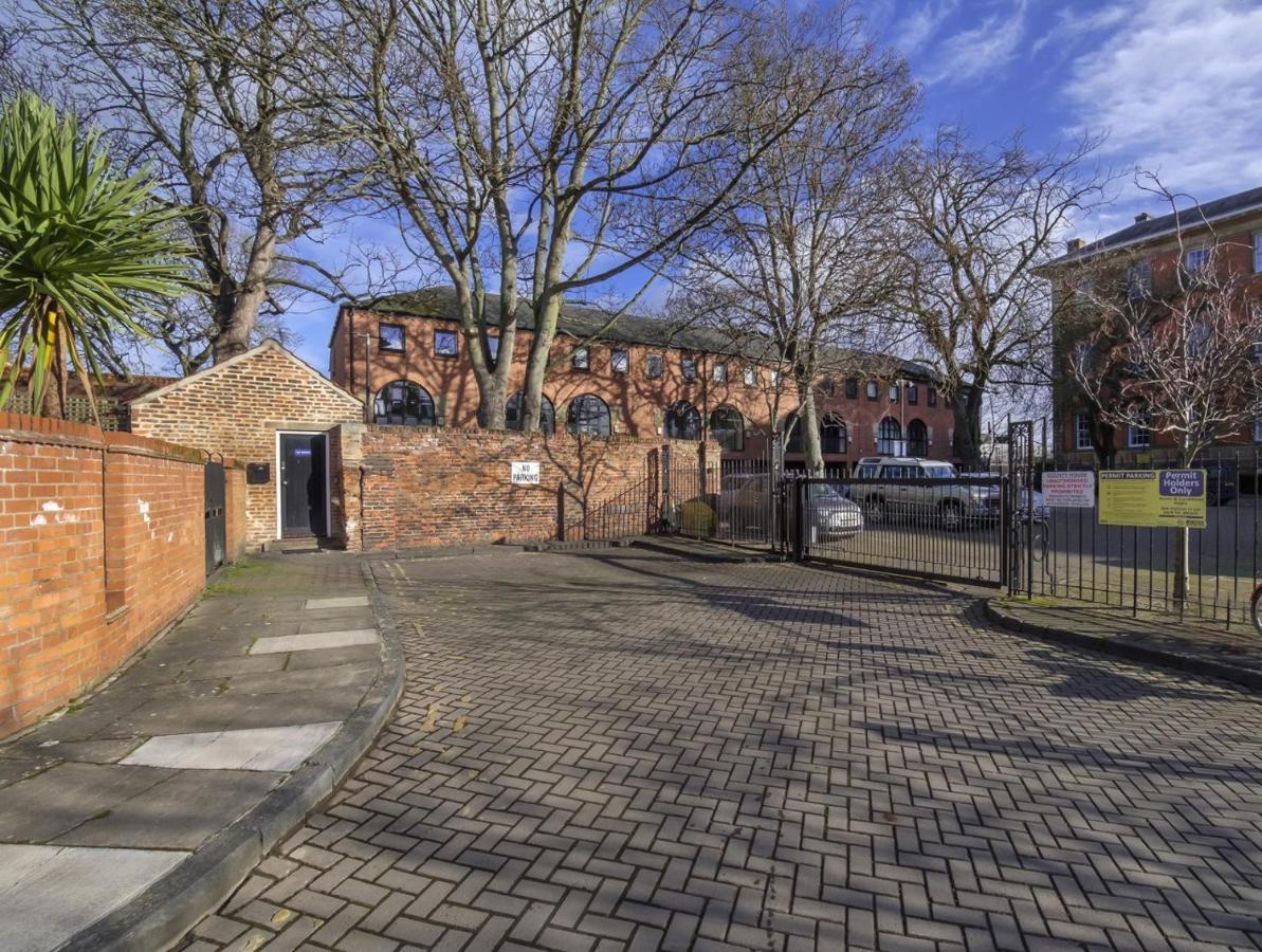 The Beehive Studio Apartamento York Exterior foto